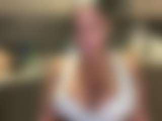 Live cam show with Sweet Stufff - Outside on Lustler