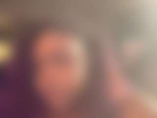 BlossomKay MILF webcam performer live streaming