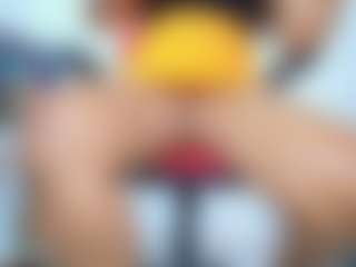 Live cam show with ambar-rose1 - Spank on AdultVida.com