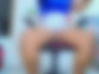 Live cam show with ambar-rose1 - Bikini on StripNow