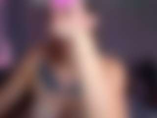 Live cam show with MidniggghtSun - Public Brown Hair on https://playwithruby.com