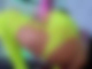 Chlooee's Live Sex Cam Show
