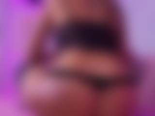 Chlooee's Live Sex Cam Show