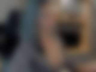 Live cam show with Claire95 - Blonde Hair MILF on Hubzter Live