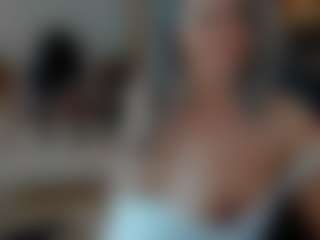 Live cam show with Claire95 - Asian MILF on Streamer API