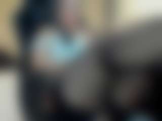Claire95 MILF webcam performer live streaming