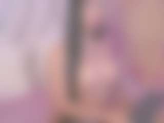 Live cam show with Sarahgrey18 - Sucking on Camsoda