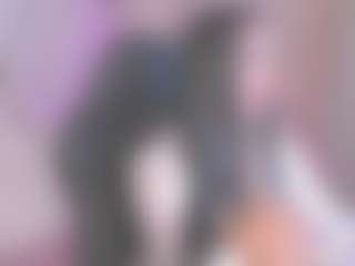 Live cam show with Sarahgrey18 - Sucking on CamClone