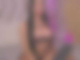 Live cam show with Sarahgrey18 - Sucking on liverealitysex.com