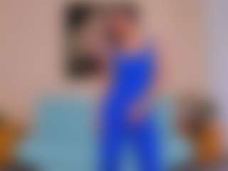 Spettacolo in cam dal vivo con Veka-Worldd - Strapon su Camsoda