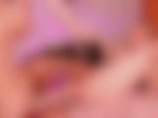 Live cam show with Cloe-World1 - Petite Teen (18+) on Camsoda