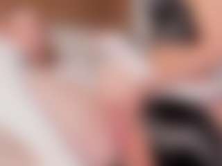 Live cam show with Cloe-World1 - Cute on TeamSkeetLive