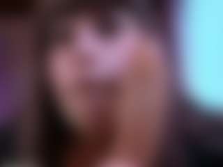 Live cam show with Camiiowo - Body Massage on live18s.com
