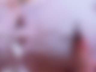 Live cam show with Camiiowo - Oil on Camsoda