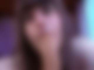 Live cam show with Camiiowo - Petite on Camsoda
