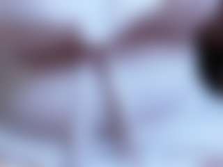 Live cam show with Camiiowo - Brown Hair Petite on CamwithHer