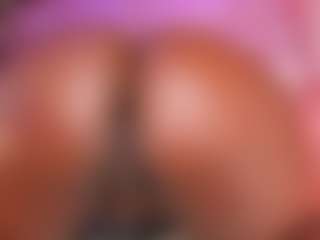 Live cam show with MiaaXXX - Delicious on dropp.cam