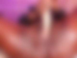 Spettacolo in cam dal vivo con MiaaXXX - Colombia su Camsoda