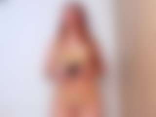 Evaa's Live Sex Cam Show