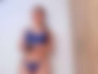 Live cam show with Evaa - Garter on parknlotfishbdy