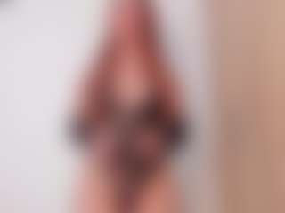 Live cam show with Evaa - Garter on Soda Cam