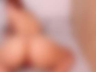 Live cam show with Evaa - Garter on Camsoda