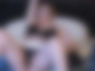Live cam show with LissaRoss - Living Room on https://playwithruby.com