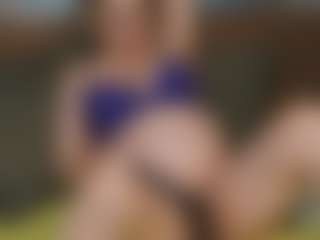 Live cam show with LissaRoss - Living Room on liverealitysex.com