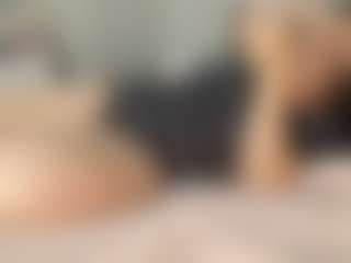 Live cam show with Juli Monroe - Bedroom Blonde Hair on StripNow