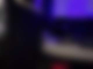 Live cam show with Kimmiakiss - Threesome on live18s.com
