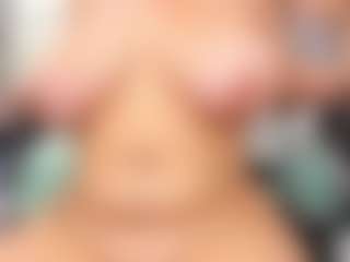 Live cam show with perla-lovers - Petite on Uber Horny