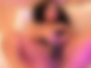 Live cam show with cloe-25 - Ebony on TeamSkeetLive | colombia