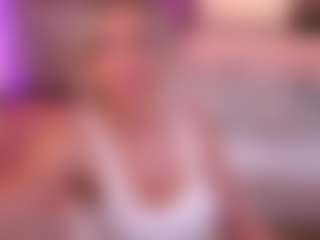 Live cam show with Joannee - Mature on fapnchat