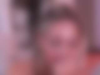 Live cam show with Joannee - HD MILF on Instabang