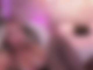 Live cam show with Joannee - Blue Eyes on Camsoda