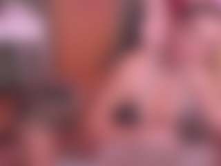 Joannee MILF webcam performer live streaming