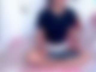 Live cam show with KAREN SOFIA - Genital Piercings on Hubzter Live