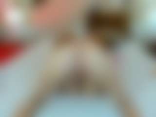 Live cam show with XLindaMilfX - Moaning on studioflirtlive.com
