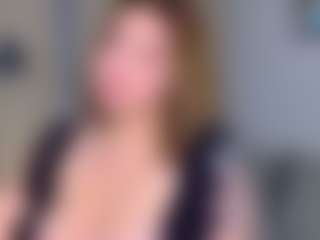 KylieLips's Live Sex Cam Show