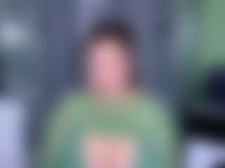 KylieLips's Live Sex Cam Show