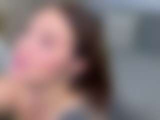 KylieLips's Live Sex Cam Show