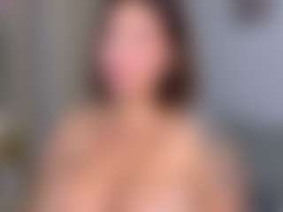 KylieLips's Live Sex Cam Show