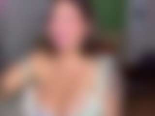 KylieLips's Live Sex Cam Show