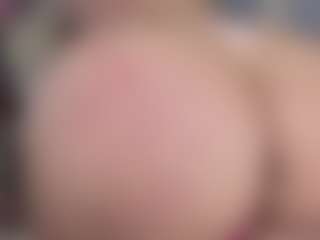 KylieLips's Live Sex Cam Show