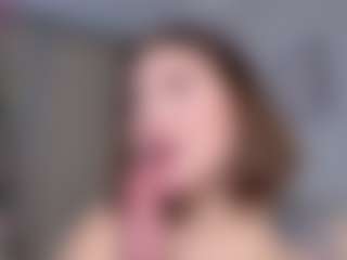KylieLips's Live Sex Cam Show
