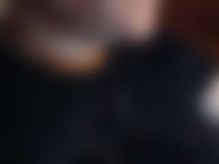 Live cam show with Penelope-titts - Nipple Piercings on Camsoda