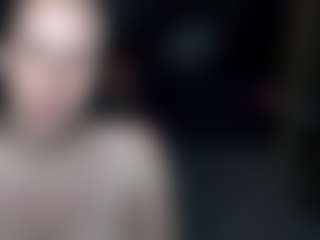 Live cam show with 18andHorny - Oil on Livezox