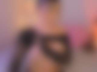Live cam show with Anneee - Cumshot on Camsoda