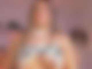 Live cam show with Anneee - Cumshot on Camsoda