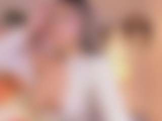 Live cam show with Anneee - Spank on Latina Girls